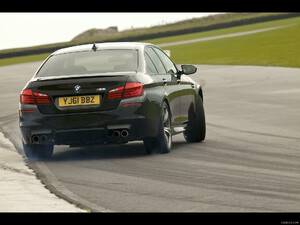 2012 BMW M5 UK-Version | Caricos.com 2012 BMW M5 UK-Version | Caricos.com