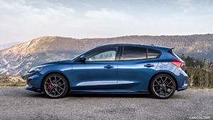 2019 Ford Focus ST (Euro-Spec; Color: Performance Blue) - Side