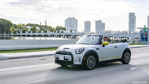 2022 MINI Cooper SE Convertible Concept