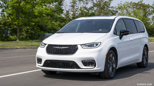 2026 Chrysler Pacifica 100th Anniversary Edition