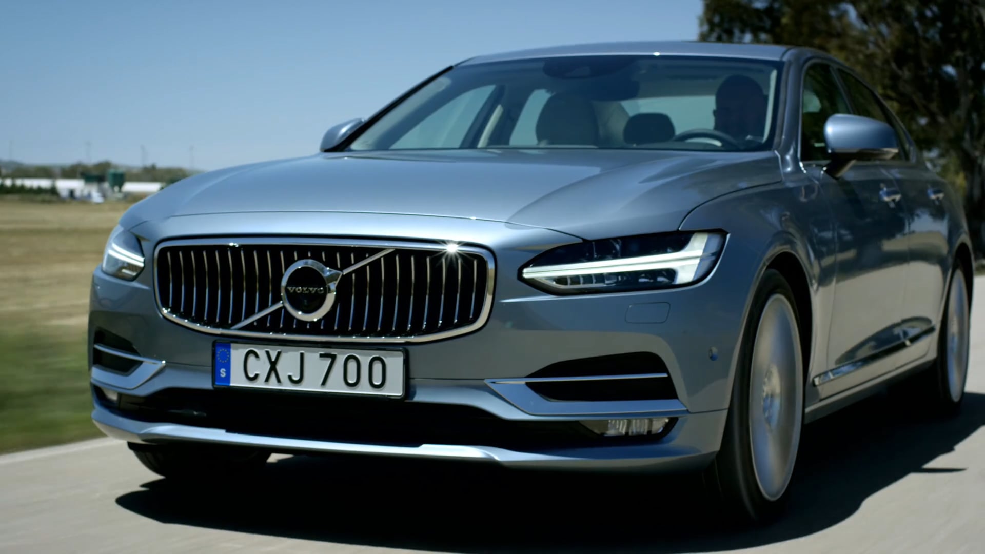Driving and Design: Volvo S90
