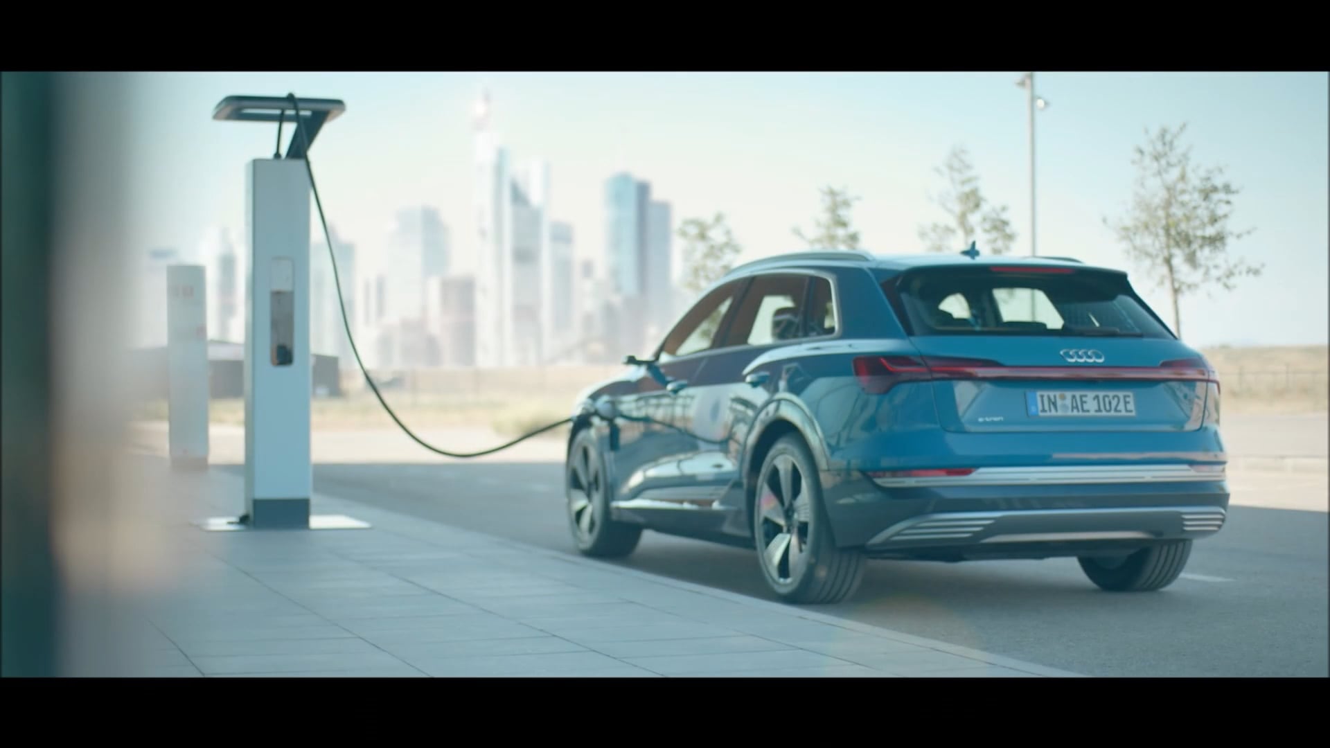 Trailer: 2019 Audi e-tron Electric SUV