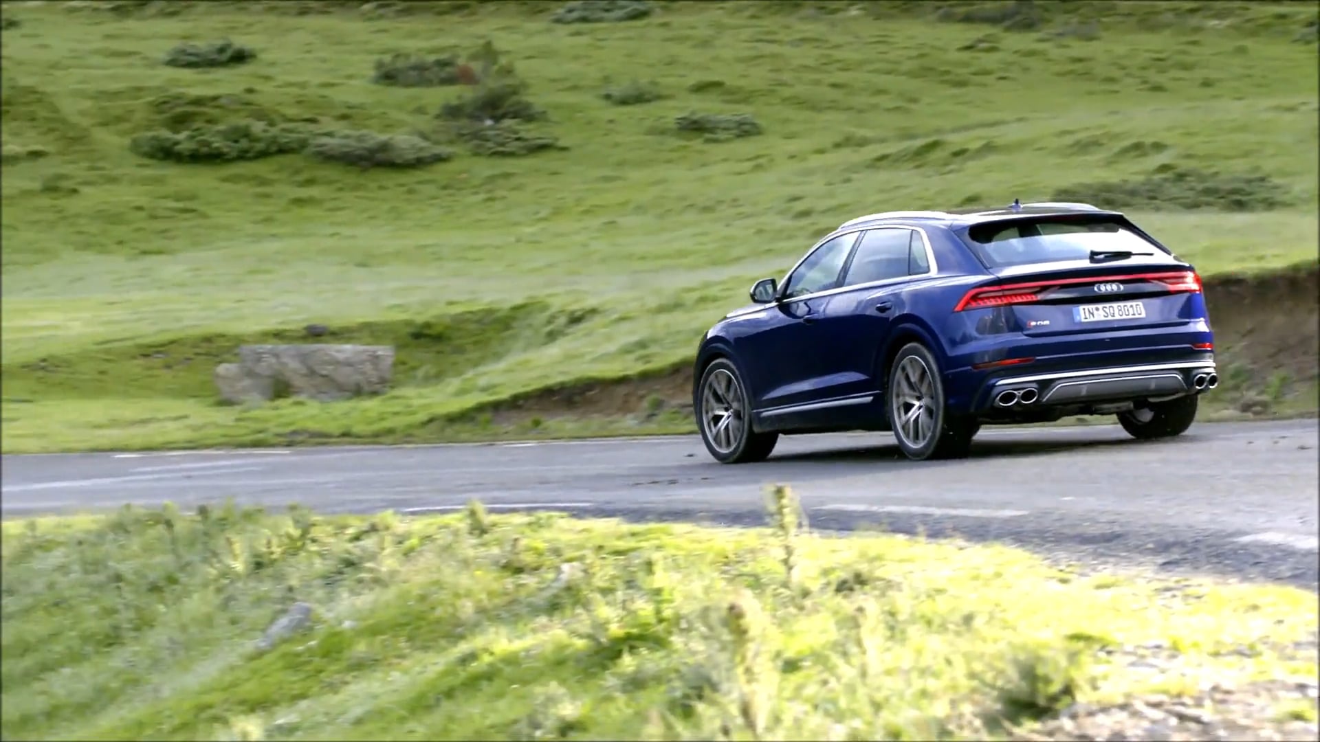 Overview: 2020 Audi SQ8 (Navarra Blue)